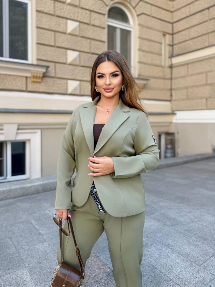 Костюм Розмір: 46-48,50-52,54-56,58-60 S1110