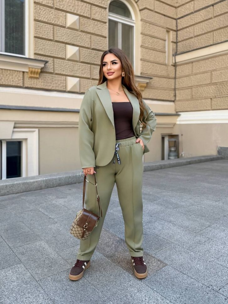 Костюм Розмір: 46-48,50-52,54-56,58-60 S1110