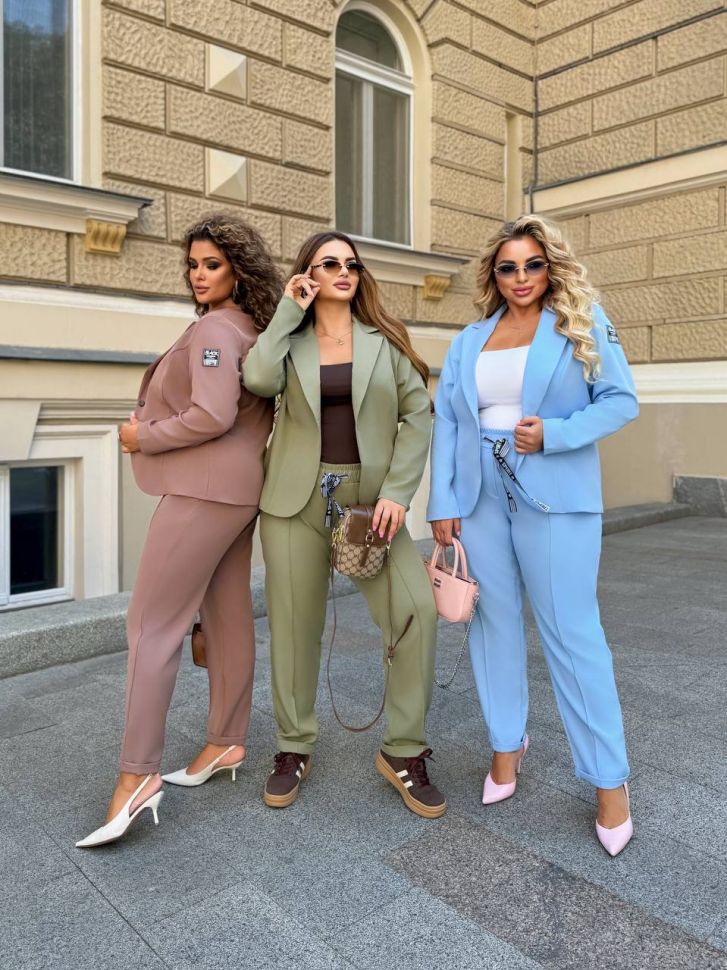 Костюм Розмір: 46-48,50-52,54-56,58-60 S1110