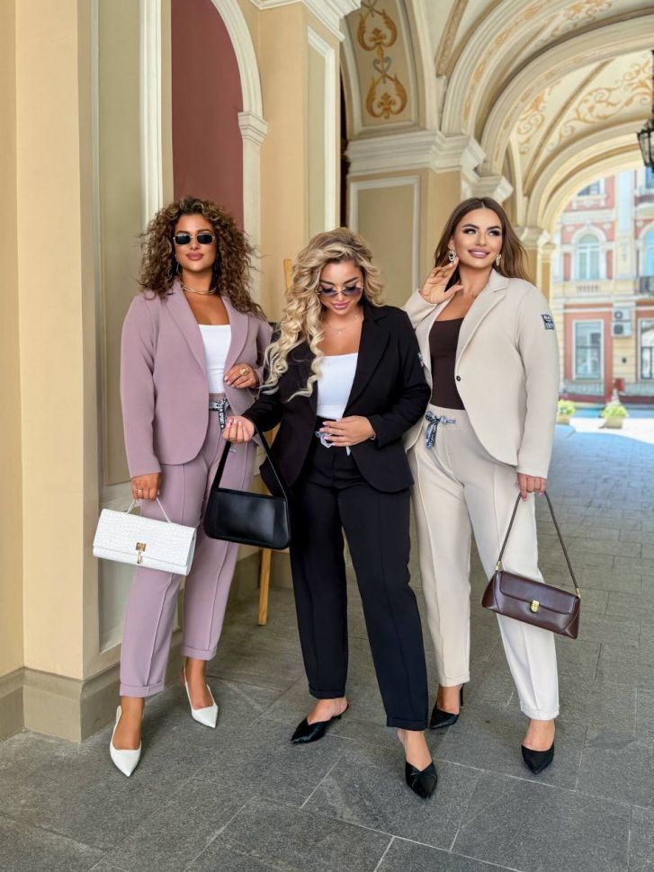 Костюм Розмір: 46-48,50-52,54-56,58-60 S1110