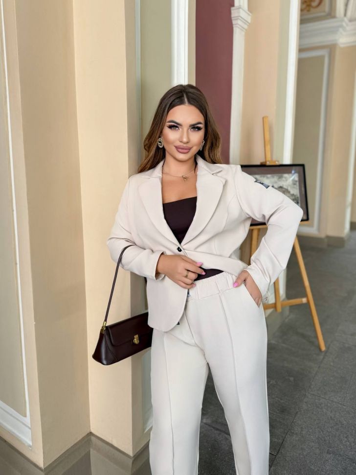 Костюм Розмір: 46-48,50-52,54-56,58-60 S1110