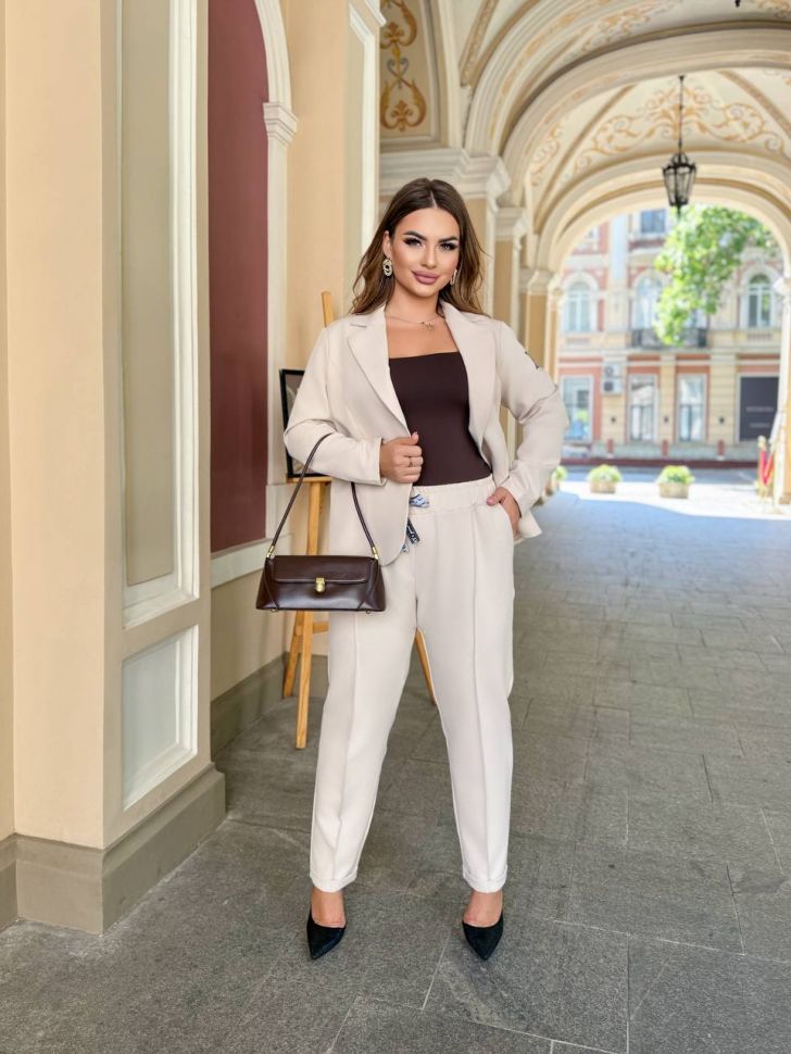 Костюм Розмір: 46-48,50-52,54-56,58-60 S1110