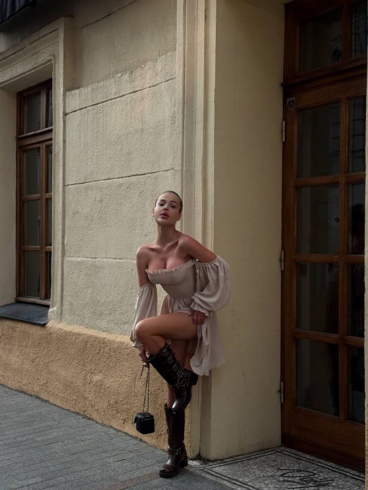 Сукня Розмір: 42/44, 46/48 S5920