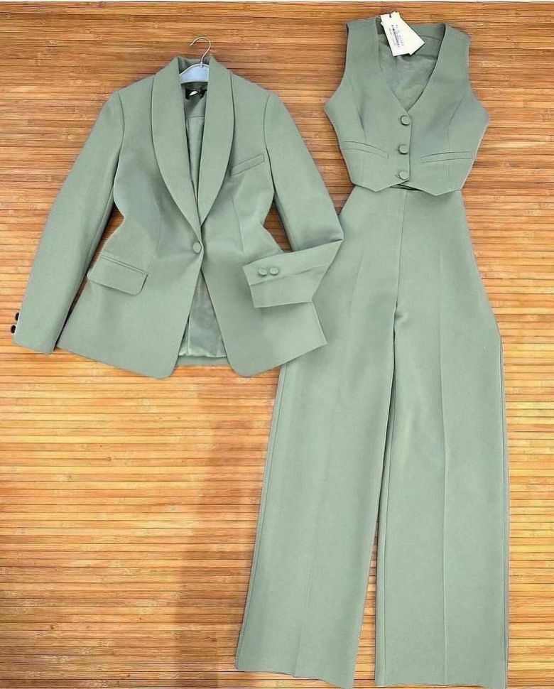 Костюм Розмір: 42-44, 46-48, 50-52 S5021