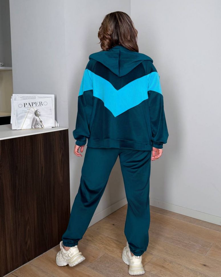 Костюм Розмір: 50-52, 54-56, 58-60, 62-64 S6423