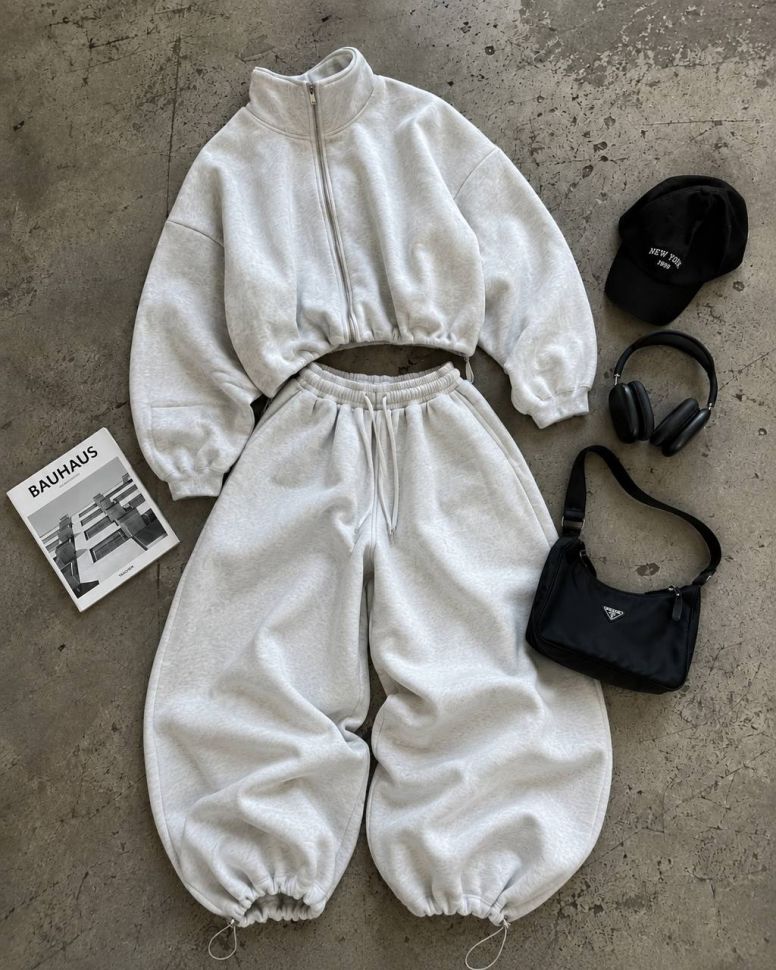 Костюм Розмір: 42-48 OVERSIZE S14430