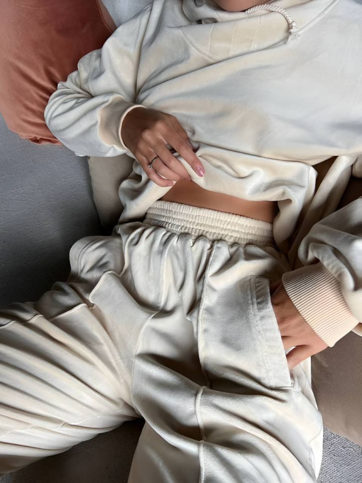 Костюм Розмір: 42-46,44-46 S2335