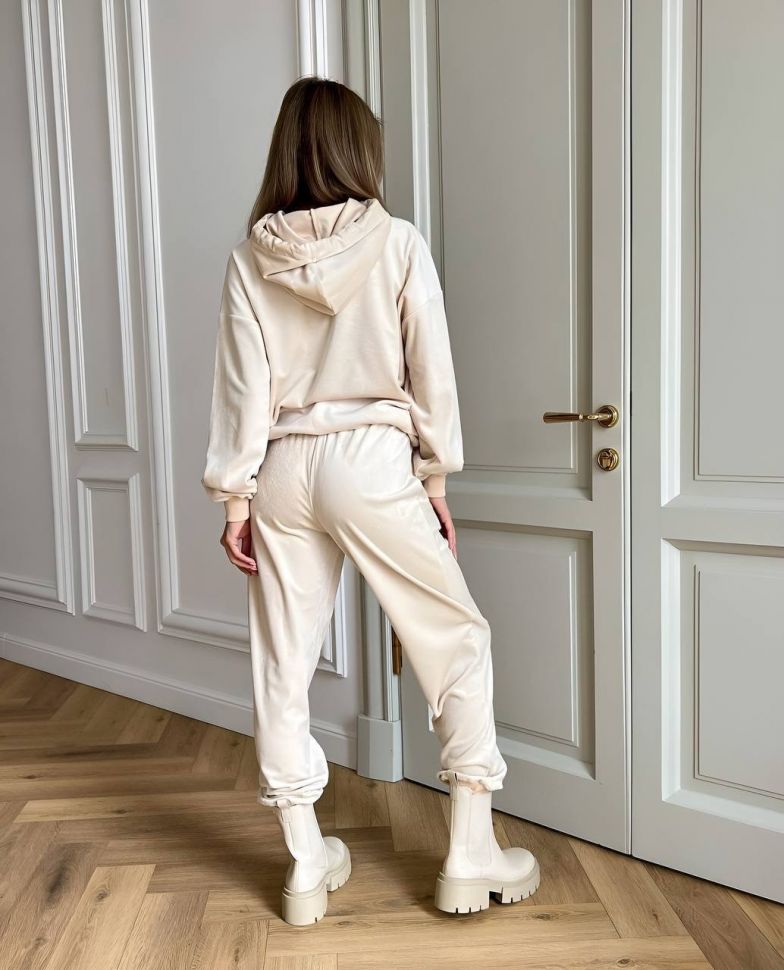 Костюм Розмір: 42-46,44-46 S2335