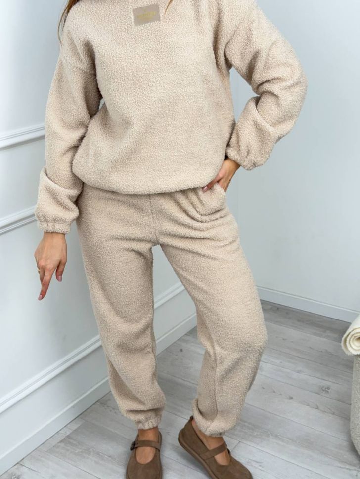 Костюм Розмір: oversize 42/46 S3936