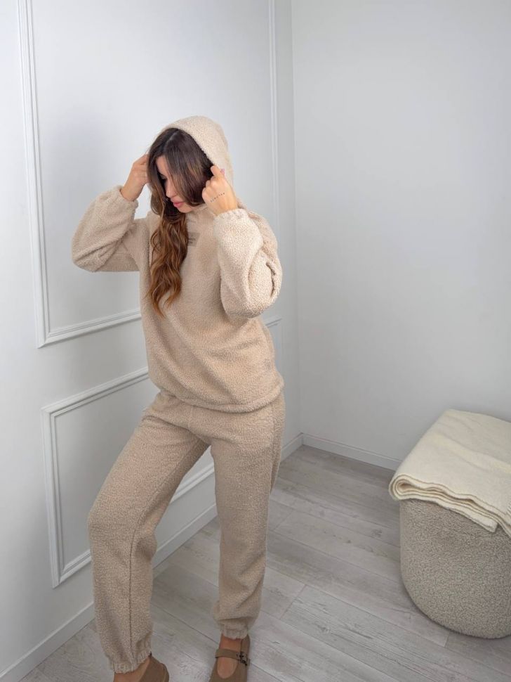 Костюм Розмір: oversize 42/46 S3936