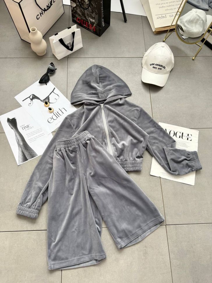 Костюм Розмір: 42-44, 46-48, 50-52 S7136