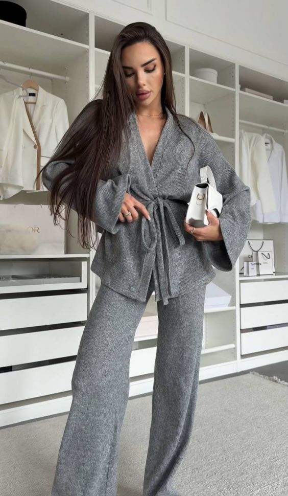 Костюм Розмір: 42-44,46-48 S3050