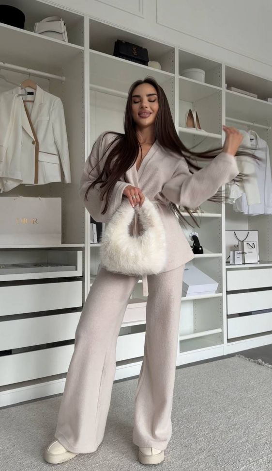 Костюм Розмір: 42-44,46-48 S3050