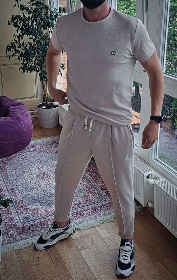 Костюм Розмір: 46-48,50-52,54-56 S7046