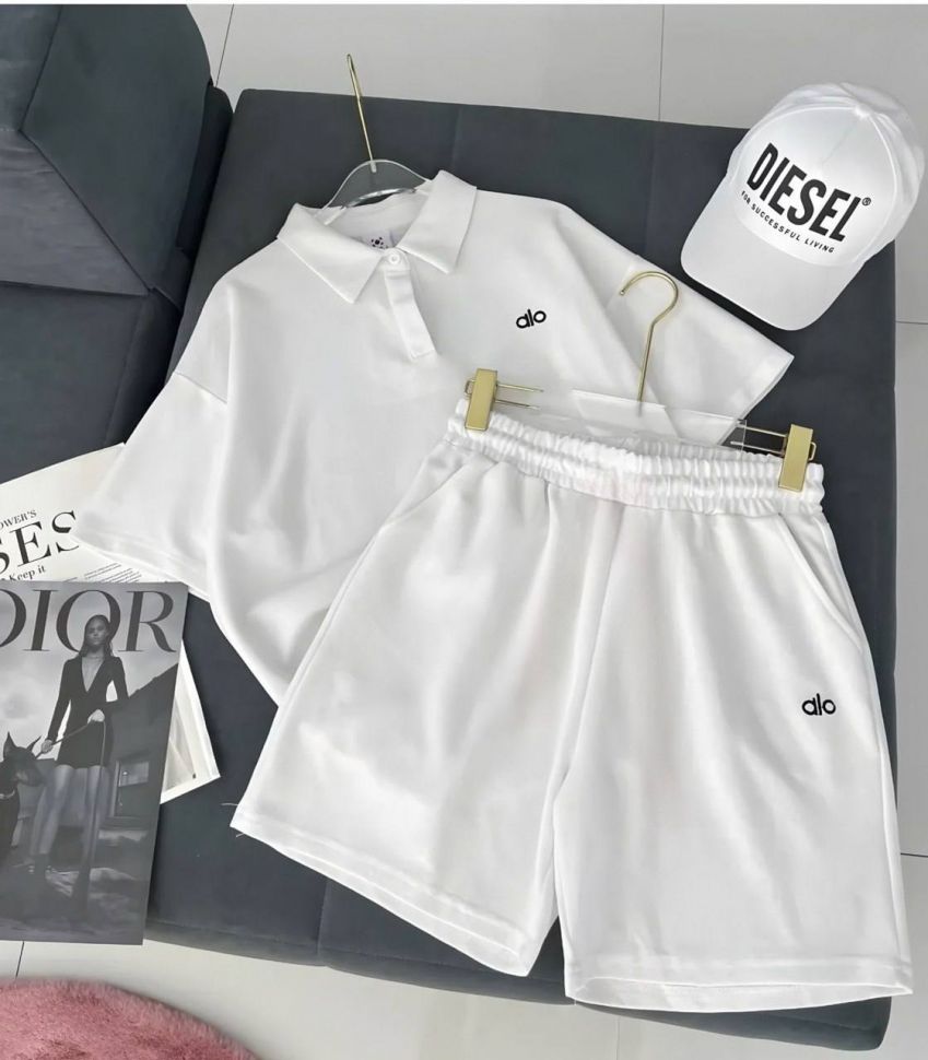 Костюм Розмір: 42-44,46-48, 50-52 S648