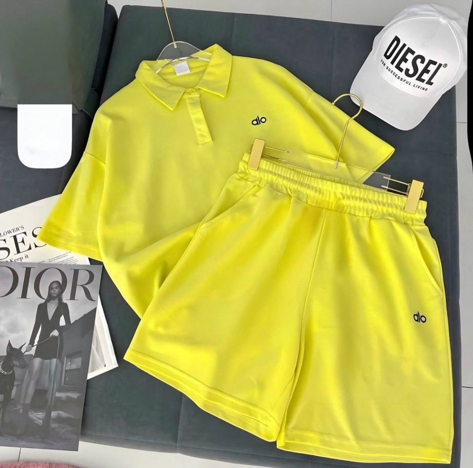 Костюм Розмір: 42-44,46-48, 50-52 S648