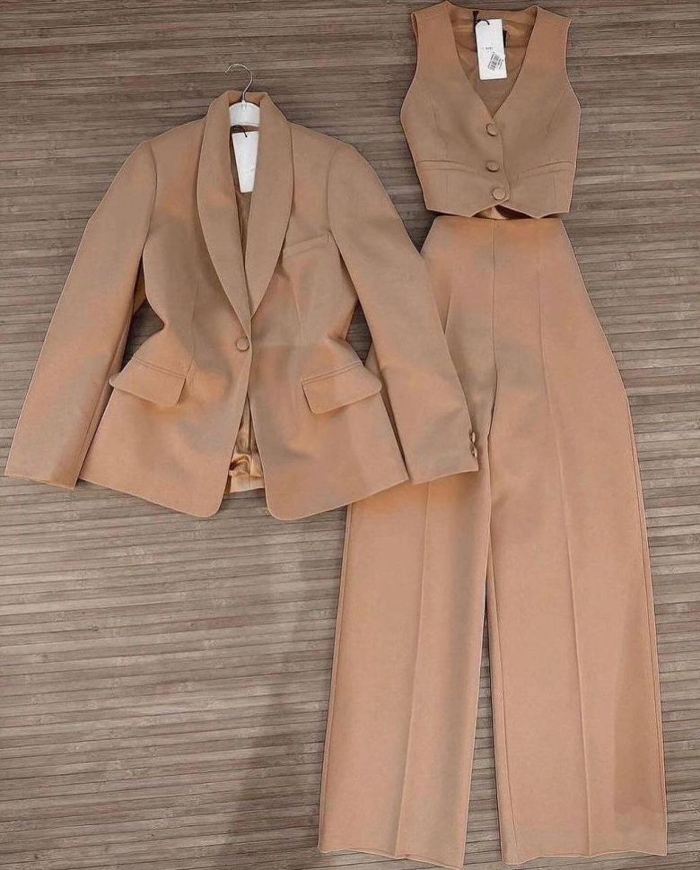 Костюм Розмір: 42-44, 46-48, 50-52 S954