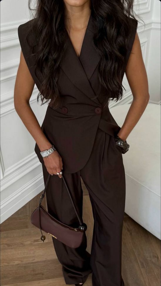 Костюм Розмір: 42-44, 46-48 S4477