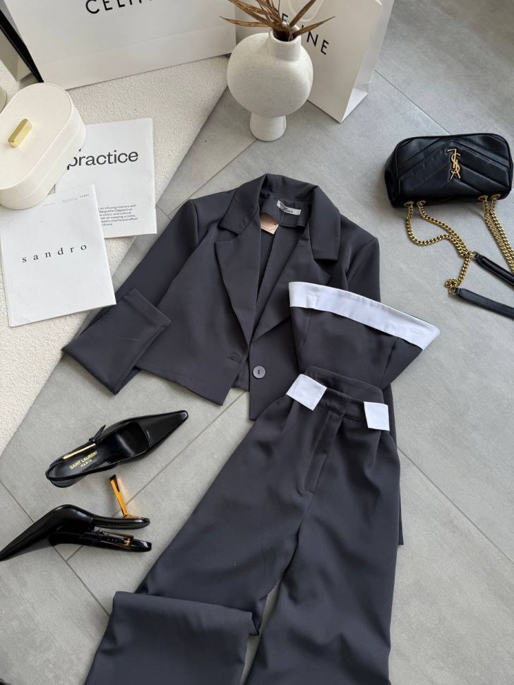 Костюм Розмір: 42-44, 46-48 S3881