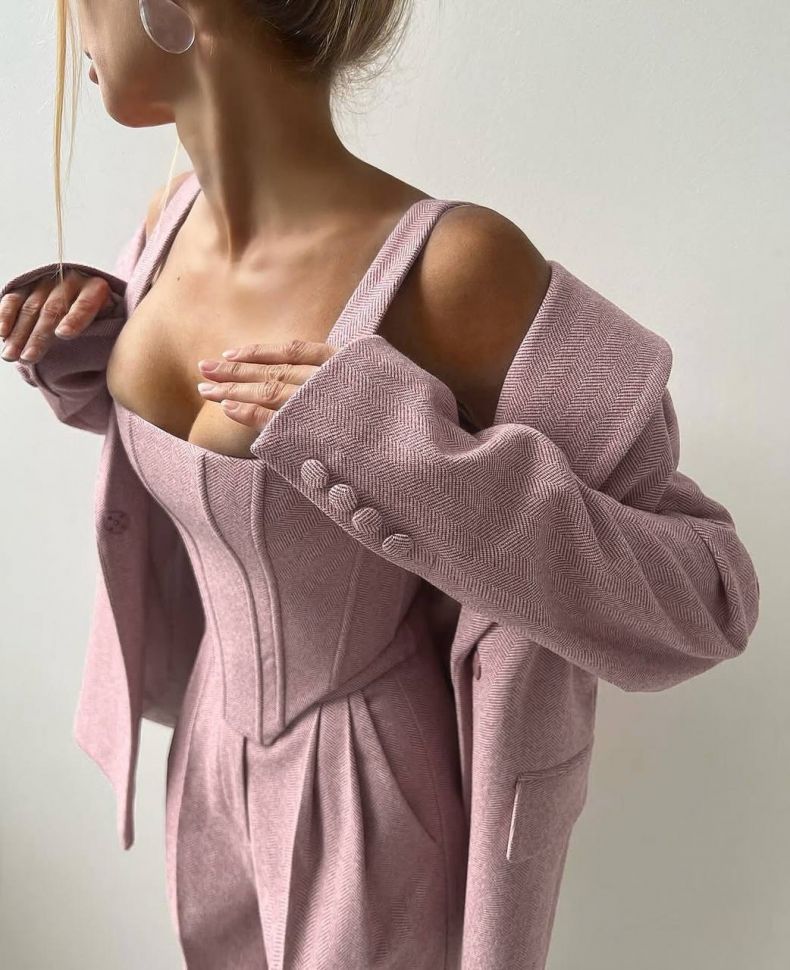 Комплект Розмір: 42, 44, 46 S2289