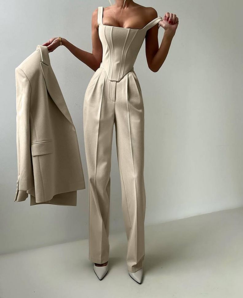 Комплект Розмір: 42, 44, 46 S2289