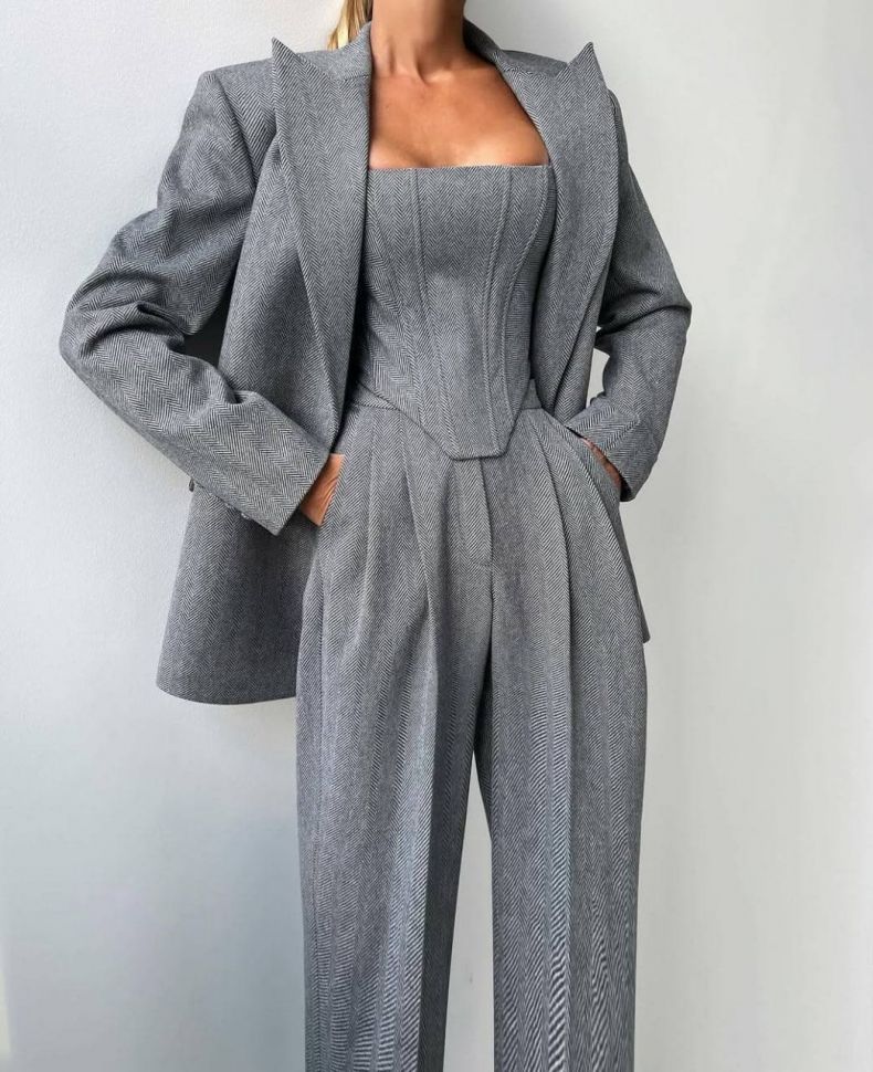 Комплект Розмір: 42, 44, 46 S2289