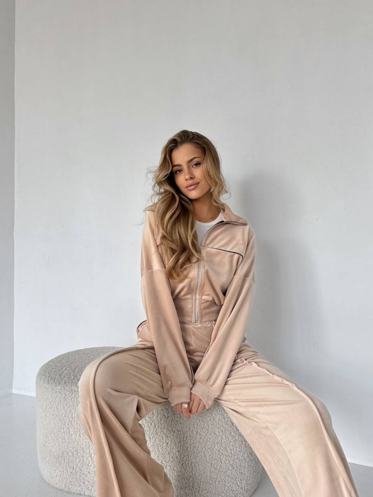 Костюм Розмір: 42-44 46-48 S1899