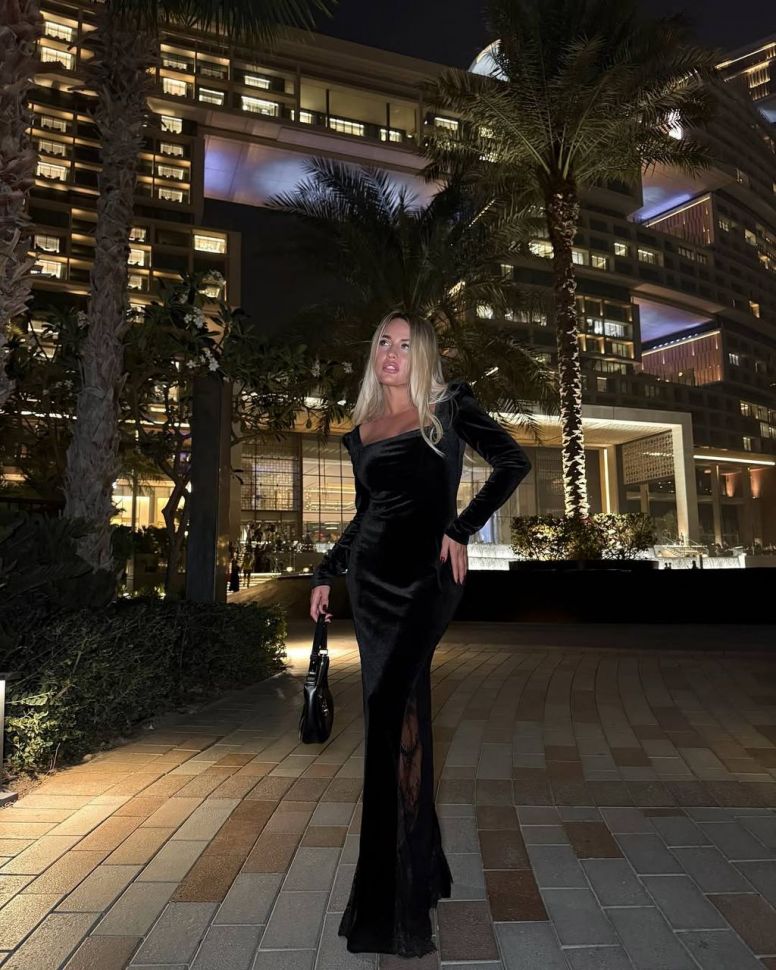 Сукня Розмір: 42-44, 46-48 S4409