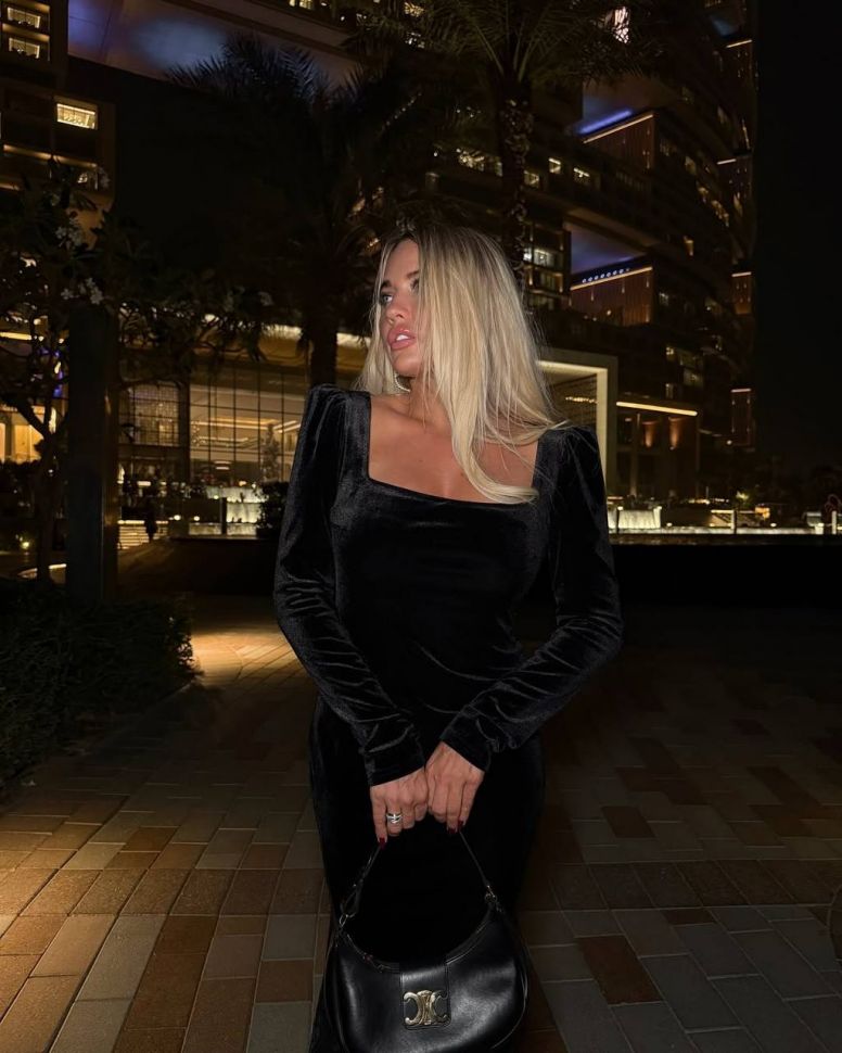 Сукня Розмір: 42-44, 46-48 S4409